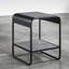 Table de bout rectangulaire avec cadre en métal gris béton et noir, tablette ouverte pour présentation de magazines, profondeur 16,21 po, largeur 18,29 po, hauteur industrielle 20,73 po avec structure, couleurs noires, rangement