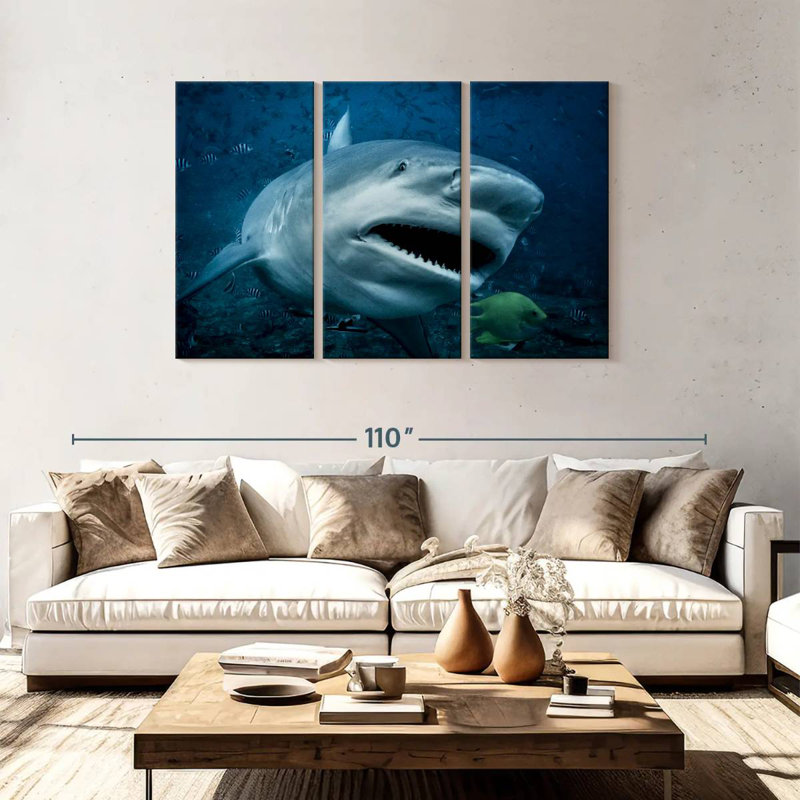 Requin-taupe en action, H 48 po x l 74 po