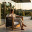 Chaise longue d'extérieur en hêtre Stratton avec coussins Sunbrella de Real Flame-131572138