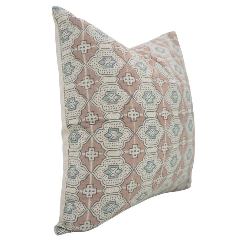 Coussin à motif de fleurs fabriqué à la main Fabividine, Rectangulaire H 20 po x l 14 po, Pêche géométrique 1