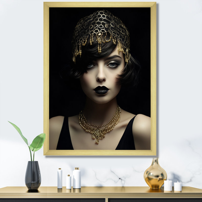 «Vintage Retro Glam 1920 Woman Portrait I - Woman Fashion», reproduction d'art sur toile encadrée, Cadre doré simple