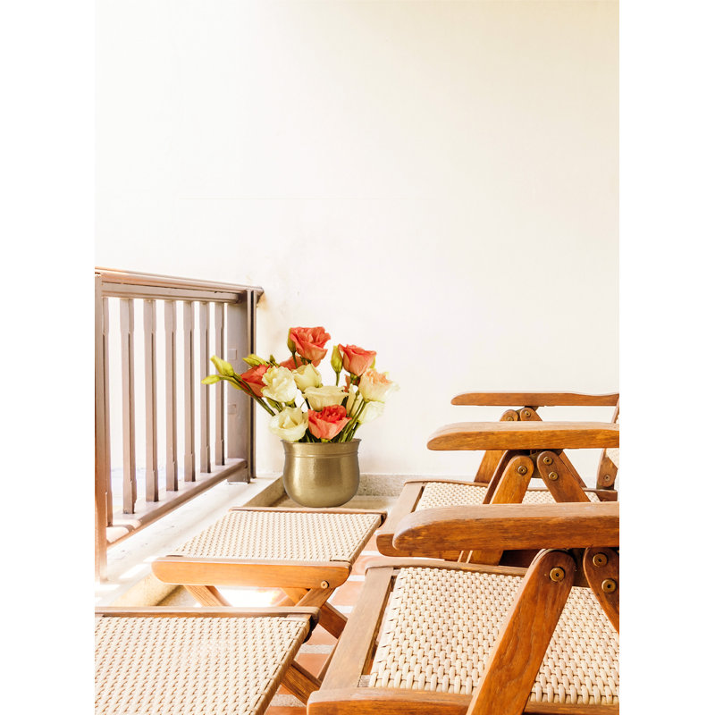 Costan Metal Table Vase