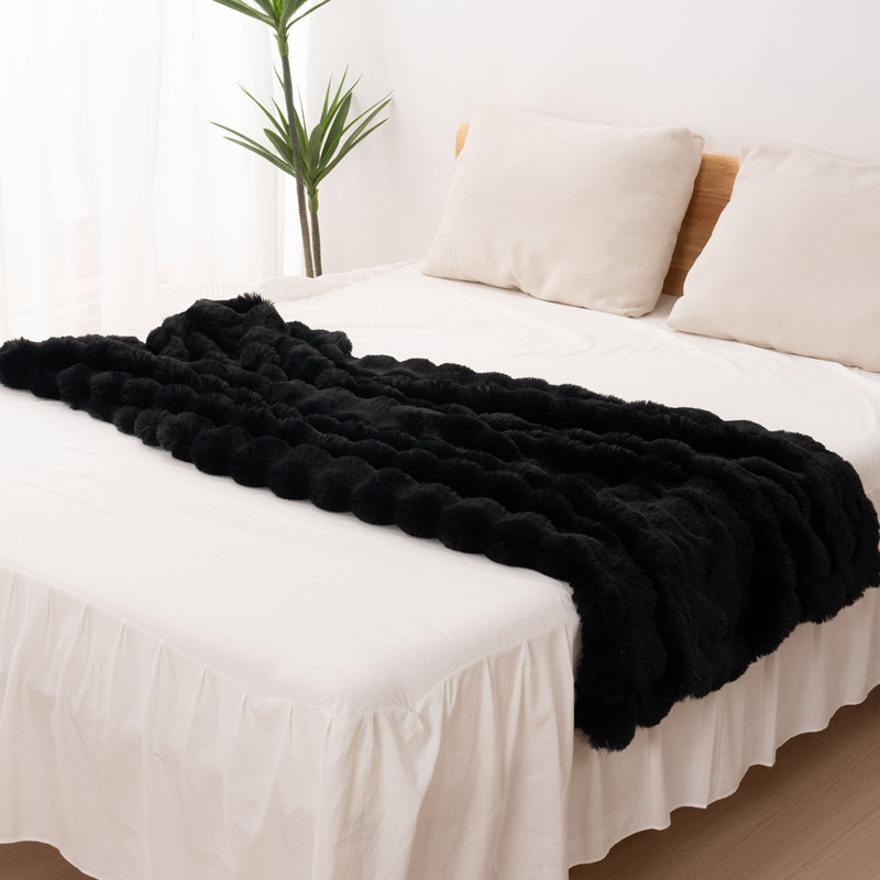 Cozy and Comfortable Faux Fur Blanket A soft, plush blanket perfect for sofas, featuring a fluffy, thick, and plush texture. Ideal for sofas, bedrooms, and living rooms.