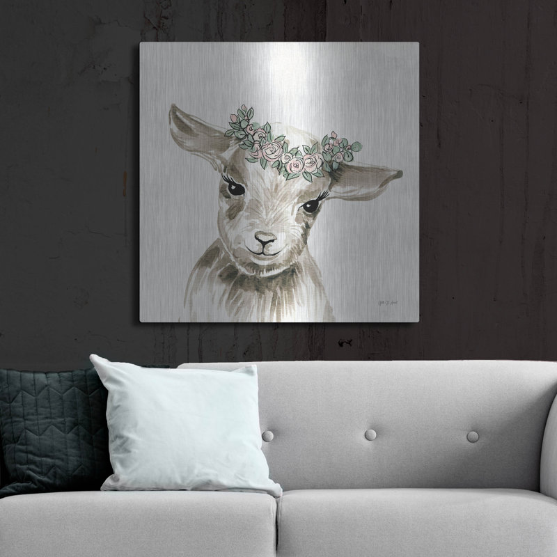 Art mural en métal luxueux «Baby Lamb With Crown» par Yvette St. Amant, 36 po x 36 po