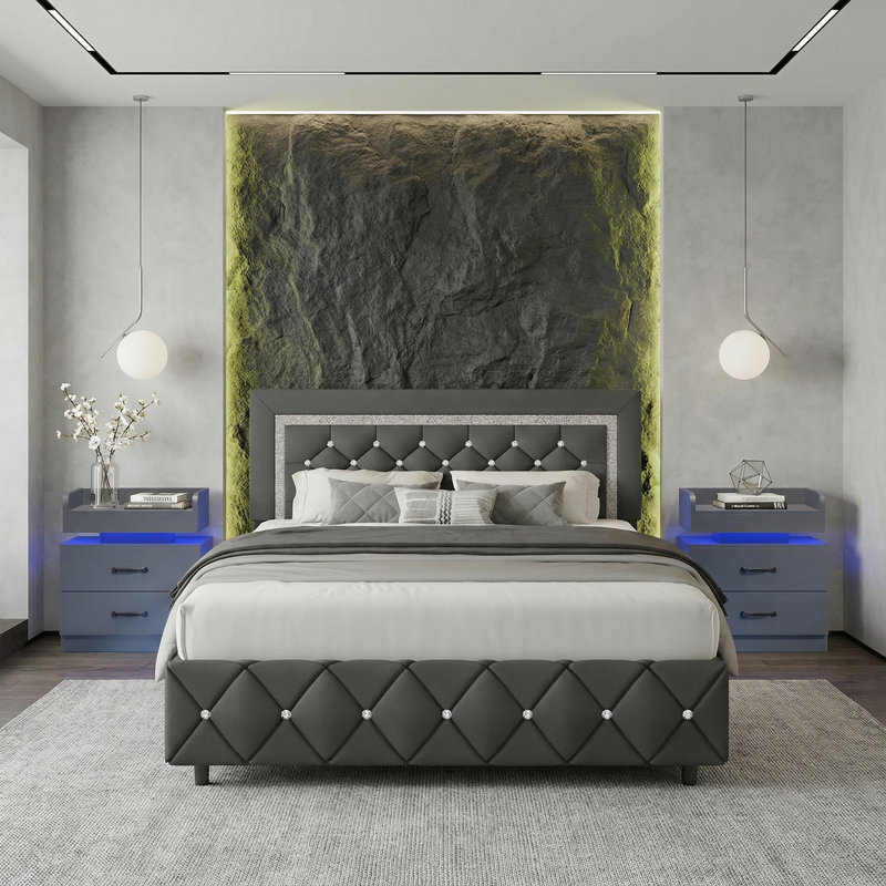 Ensemble de chambre à coucher 3 pièces, avec lit plateforme capitonné en similicuir et table de chevet DEL, Gris, Double
