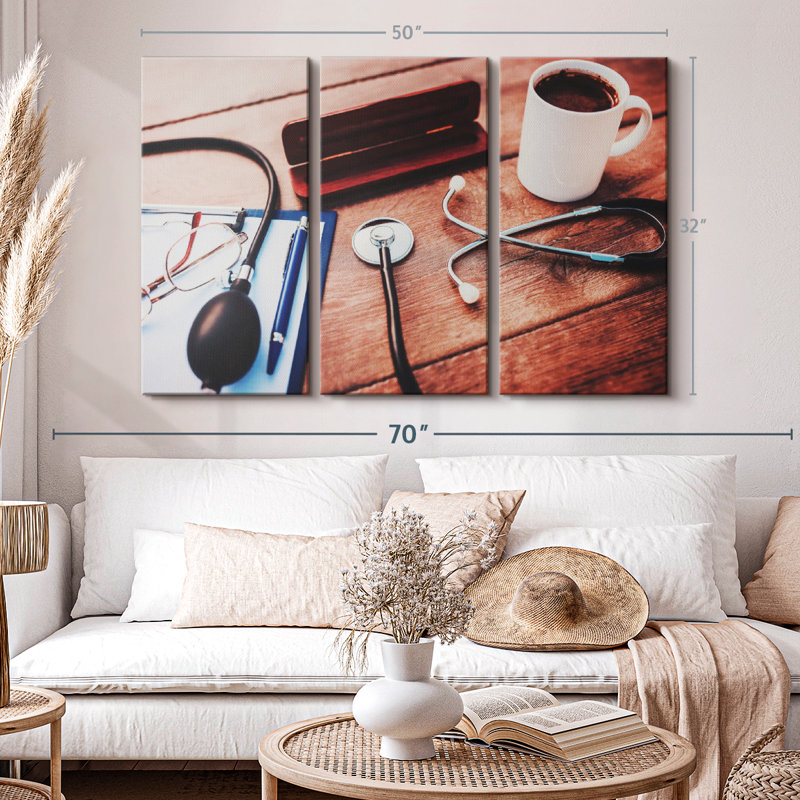 «Holiday», impression sur toile «Holiday Doctor», H 32 po x l 50 po x P 1,25 po
