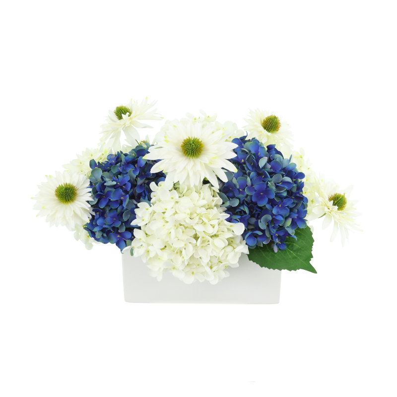 Hortensias et Rudbeckias dans un pot en céramique