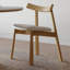 Ensemble simple de table de salle à manger et de chaises-106923611