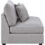 Chaise de salon grise sans accoudoirs avec coussins décoratifs, collection modulaire pour espaces personnalisés, coussins réversibles en tissu d'aspect lin, douceur enveloppée de duvet de plumes, pieds en bois massif recouverts de tissu d'ameublement