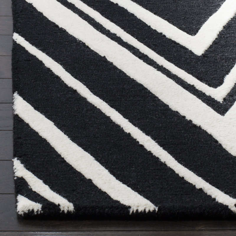 Stephen Chevron Wool Hand Woven Area Rug, Rectangle 91 x 152cm