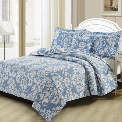Farmhouse / Country Damask Quilt