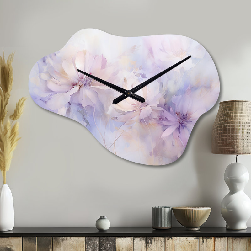 «Purple Botanical Whispers II - Asymmetric Botanicals», horloge murale en métal, Petit