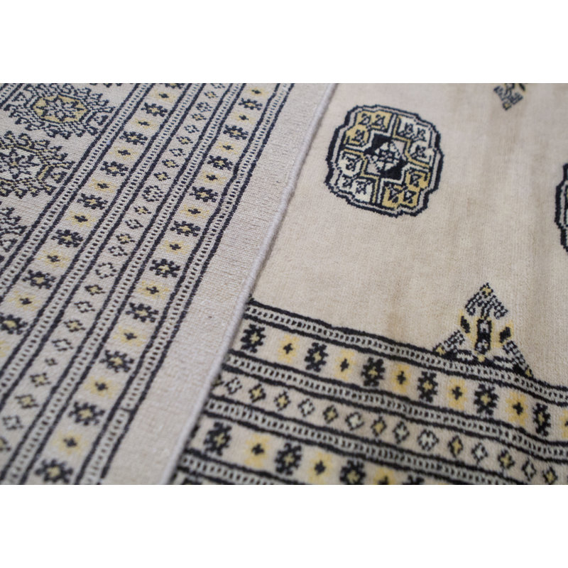 Hand-Knotted High-Quality Beige Area Rug