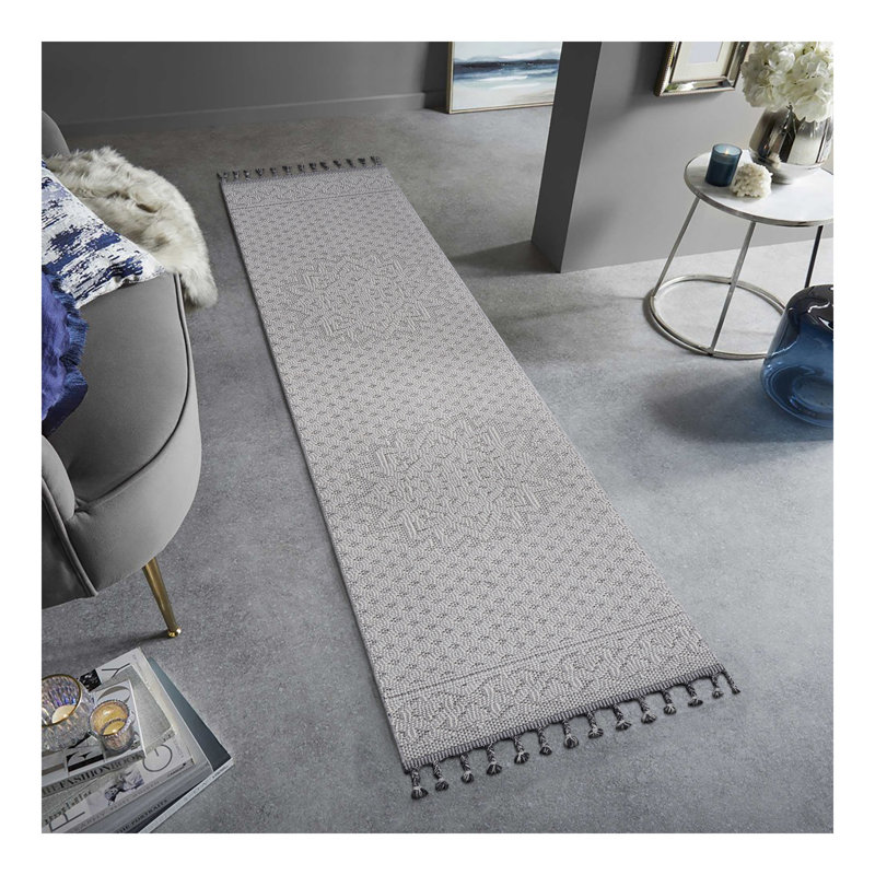 Collection White / Ivory / Medallion Indoor / Outdoor Area Rug, Runner 2'2" x 8'