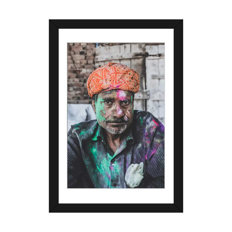 « mathura, inde » par luke anthony gram, reproduction d’impression sur toile tendue, H 32 po x l 24 po x P 1 po, Blanc