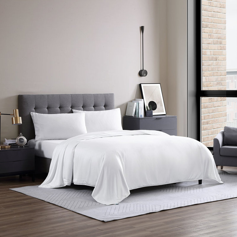 300 Thread Count Silk Comforter - Light Warmth, Full/Queen