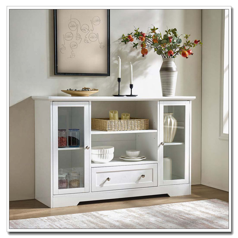 Armoire de cuisine avec portes et tablettes