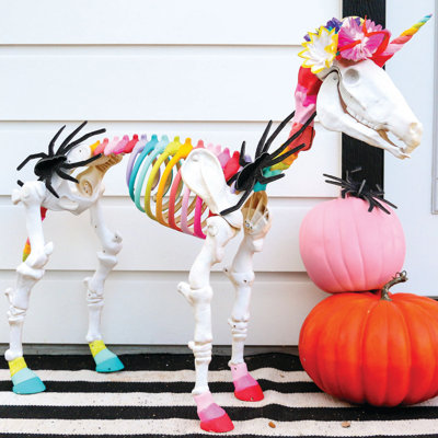 Figurine licorne squelette