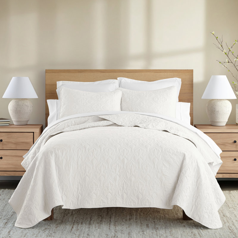 All Season Lightweight Soft Damask Quilt Set by Simply Soft, Ivory, King/Cal-King Quilt + 2 King/Cal. King Shams