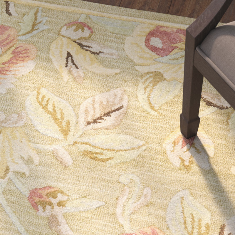 Emrick Hand Hooked Wool Floral Rug, Rectangle 4' x 6'