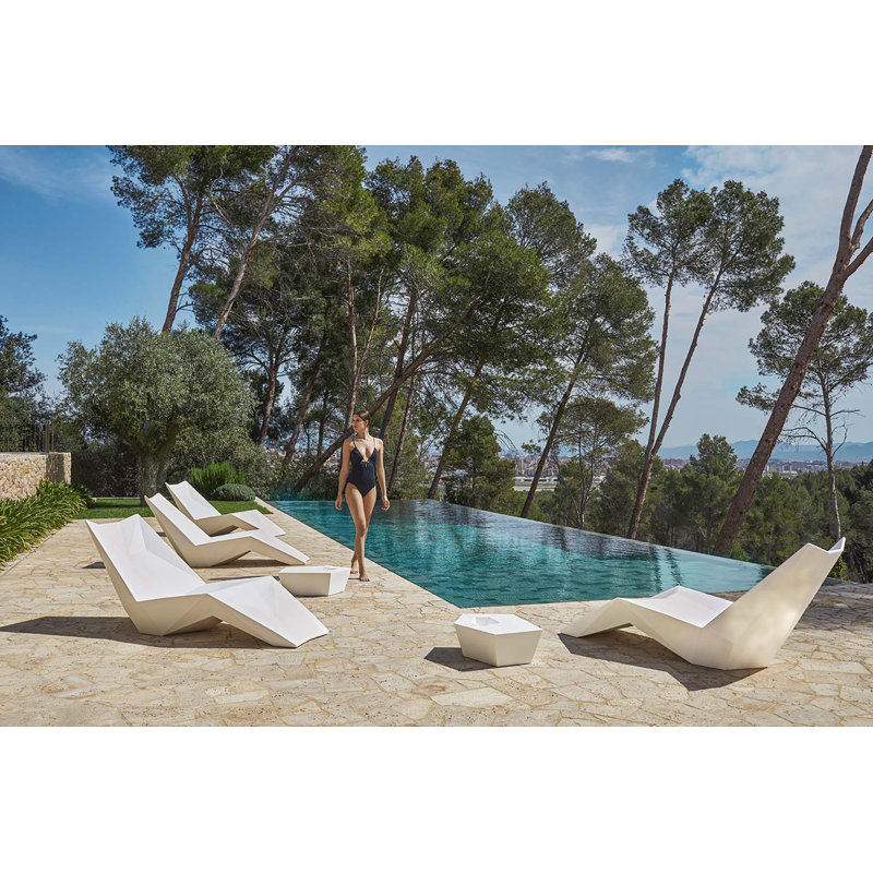 Faz Outdoor Chaise Lounge, LED RGBW – DMX – Battery