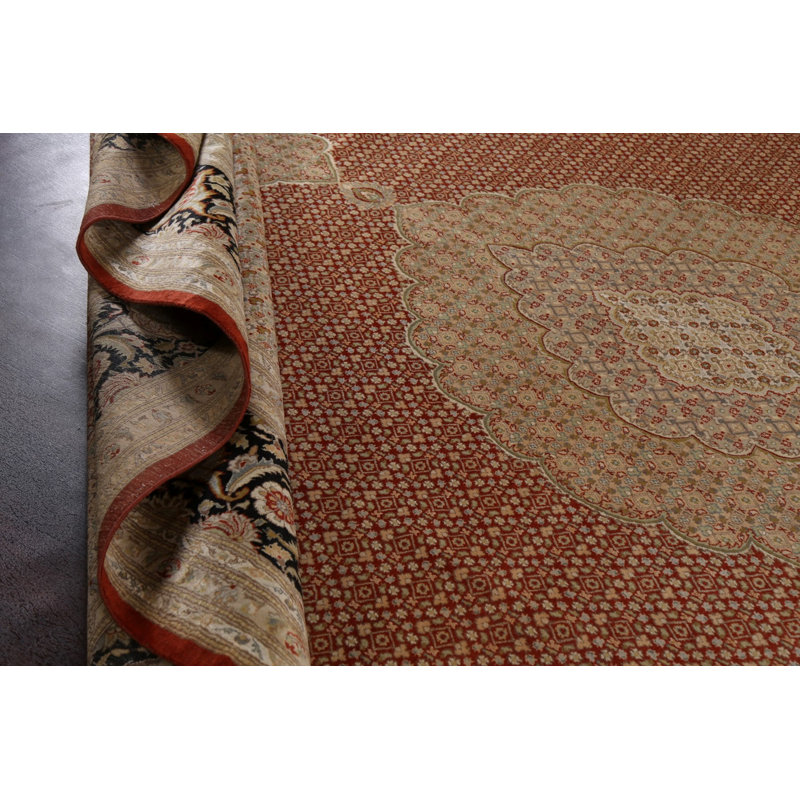 Tapis noué à la main unique en son genre