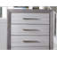 Commode de style transitionnel 1pc avec pieds de support, glissières à roulement à billes en métal, poignées de bar et finition grise pour les chambres à coucher modernes