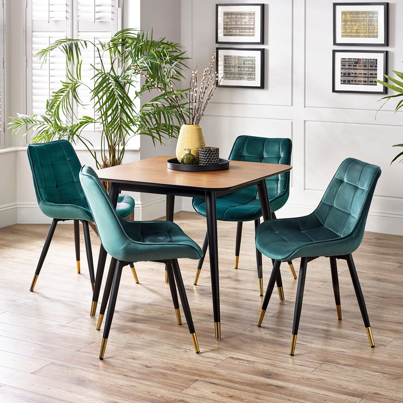 Aave 4 - Person Dining Set, Green