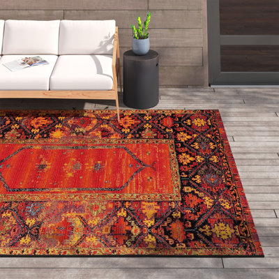 Gurrola Washable Oriental Indoor / Outdoor Rug