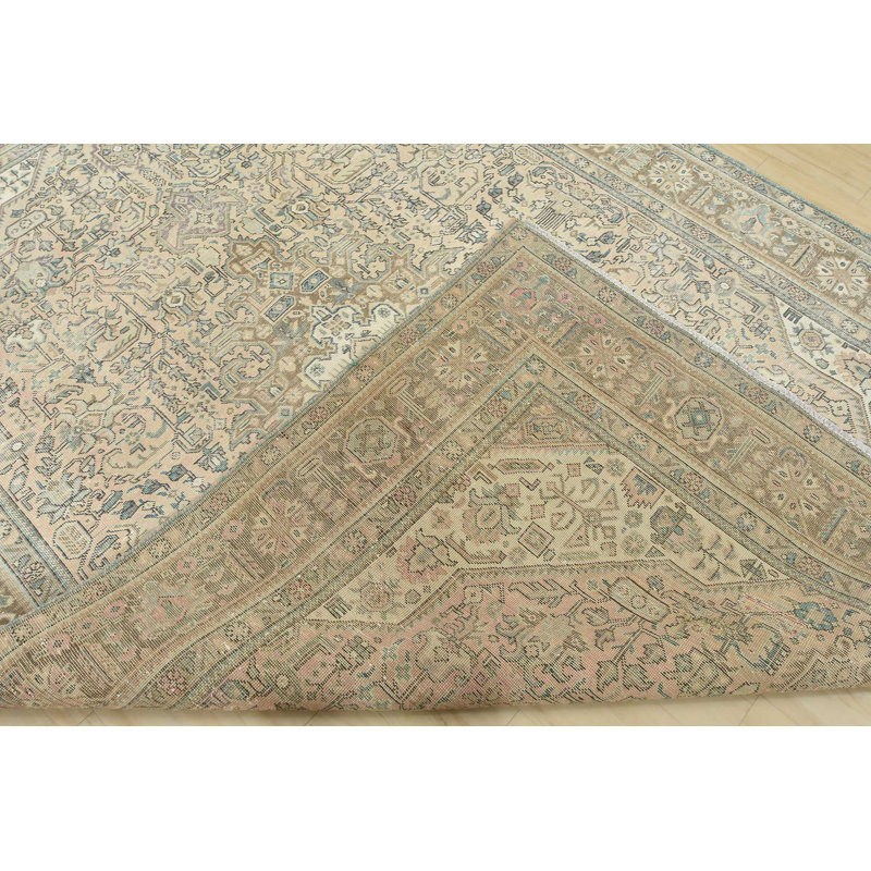 Tapis unique rose de 7 pi 10 po x 10 pi 11 po