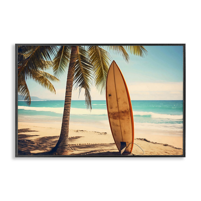 Planche de surf debout près de la côte, estampe numérique, design par LSR Design Studio, H 20 po x l 30 po