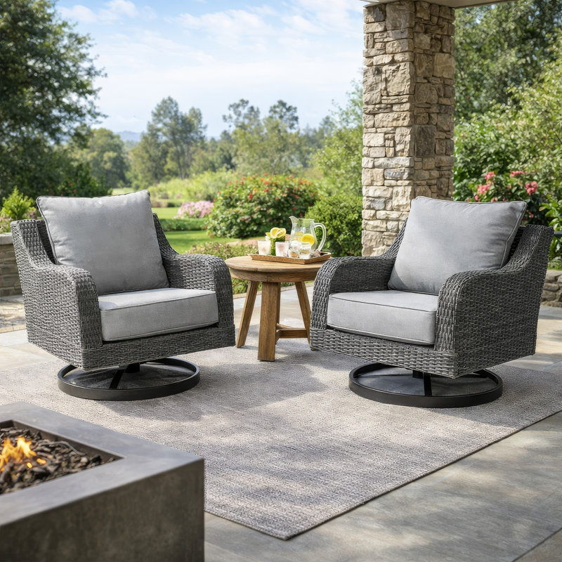 Chaise de patio pivotante avec coussins Gurkan