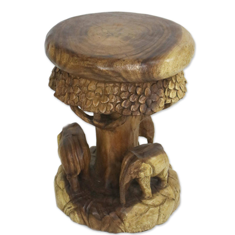 Tabouret d’appoint en bois autour du sapin Kyng