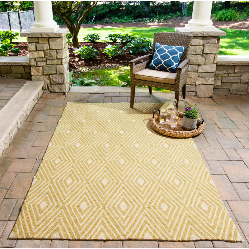Tapis intérieur / extérieur jaune crocheté à la main Aneko, Rectangle 8 pi x 10 pi