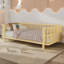 Lit plateforme surbaissé, lit de sécurité simple pour chambre d'enfant avec garde-corps, finition naturelle, fer et bois d'ingénierie