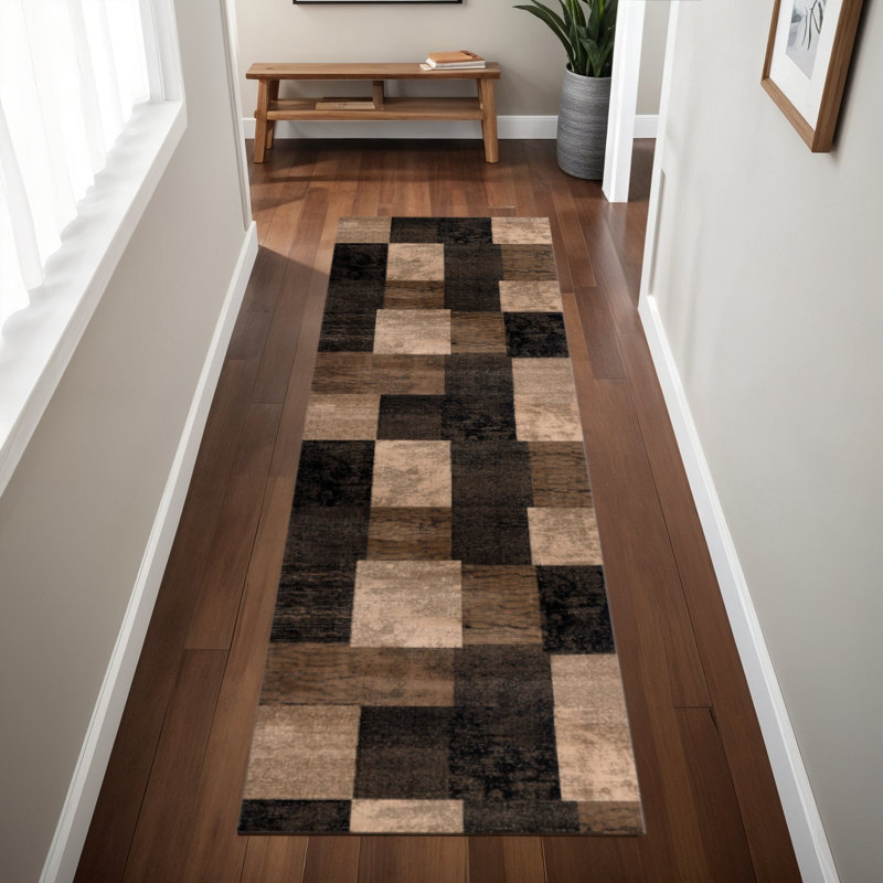 Tapis de couloir brun à blocs géométriques, Tapis de couloir 2 pi x 8 pi