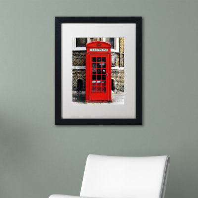 « english phone stand london », reproduction de photo encadrée