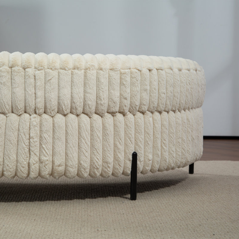 Grand repose-pieds rembourré avec rangement demi-lune, Fausse fourrure beige