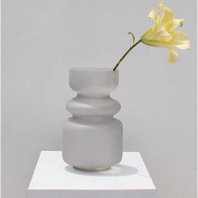 Elsa Vase