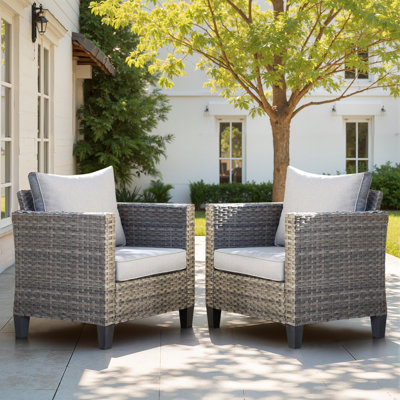 Chaise de patio avec coussins