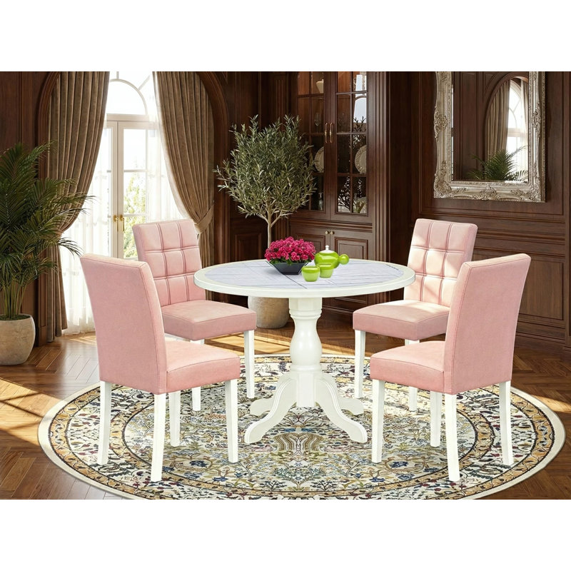 L'ensemble de table de salle à manger de style Mid-Century moderne se compose d'une table ronde et de 4 tissus en polyester rouge beige