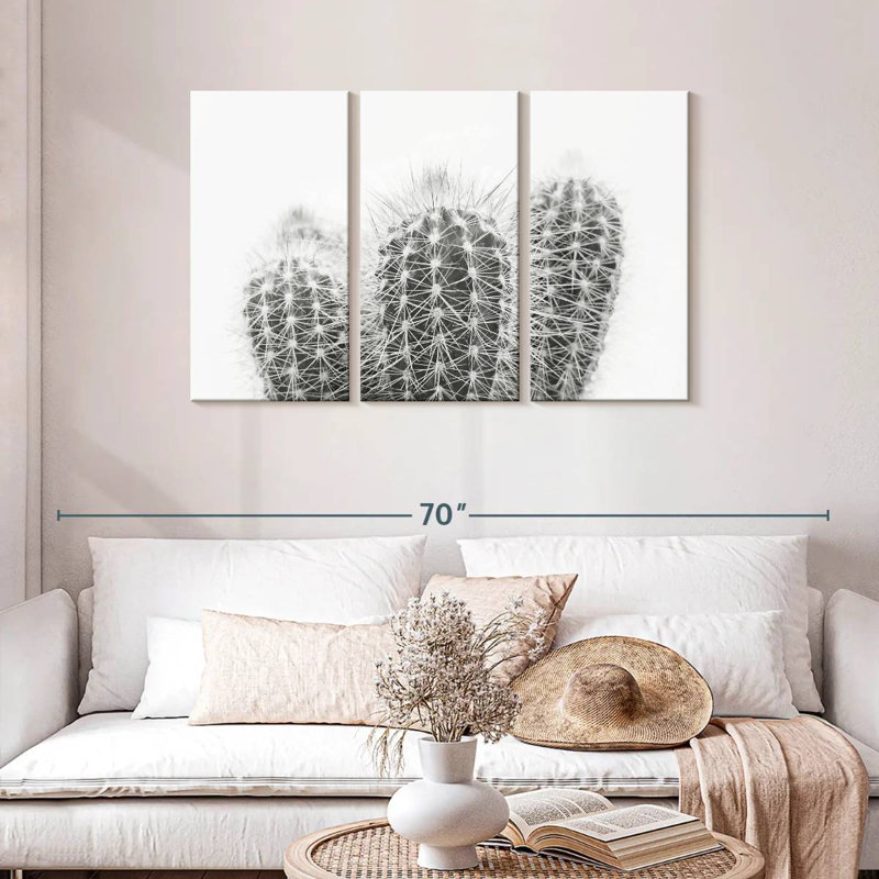 Harnek Prickly, 28" H x 45" W