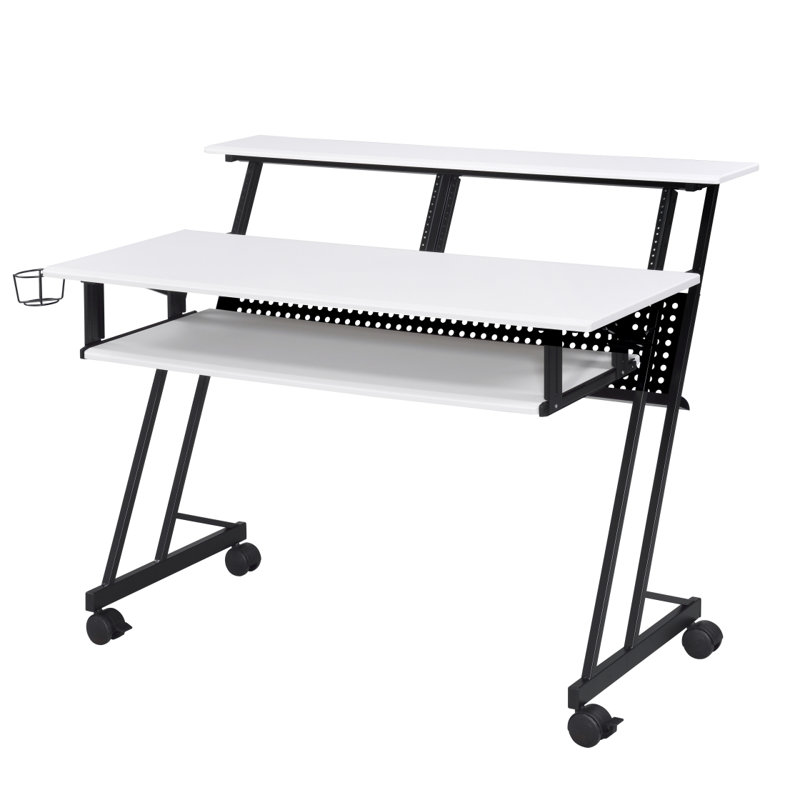 Bureau de studio de musique avec base en métal
