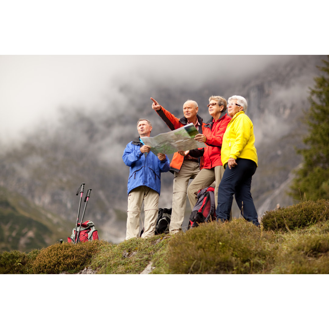 Aktive Senioren auf Wandertour - Drucken