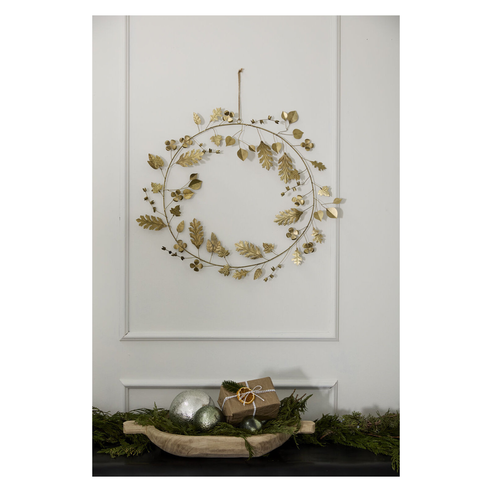Cold Weather Wreath 17", 25" H x 0.1" W x 25" D