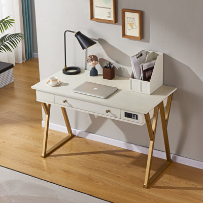 Bureau Primetto avec prises intégrées