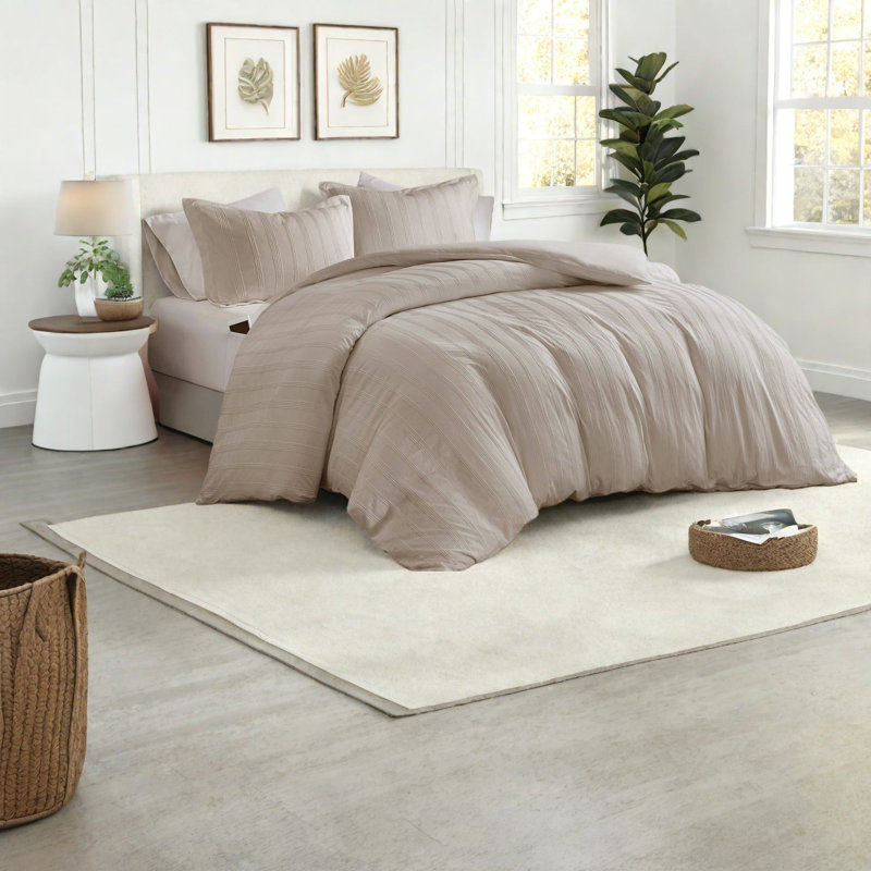Durable 3-piece Queen Bedding Sets, Polyester Fabric, Modern Neutral Design