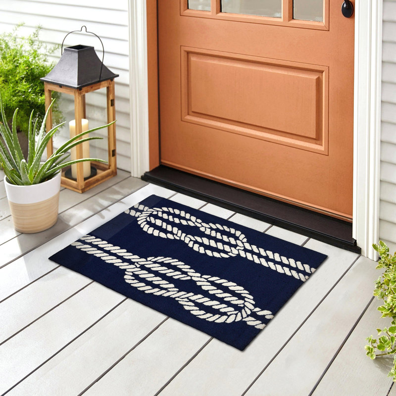 Tapis intérieur / extérieur bleu rayé touffeté à la main Wooton, Rectangle 1 pi 8 po x 2 pi 6 po