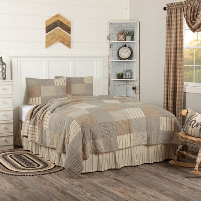 Sawyer Mill Farmhouse / Country Cotton Patchwork Quilt