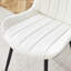 Ensemble de chaises polyvalentes en polyuréthane avec lignes lisses pour les maisons modernes